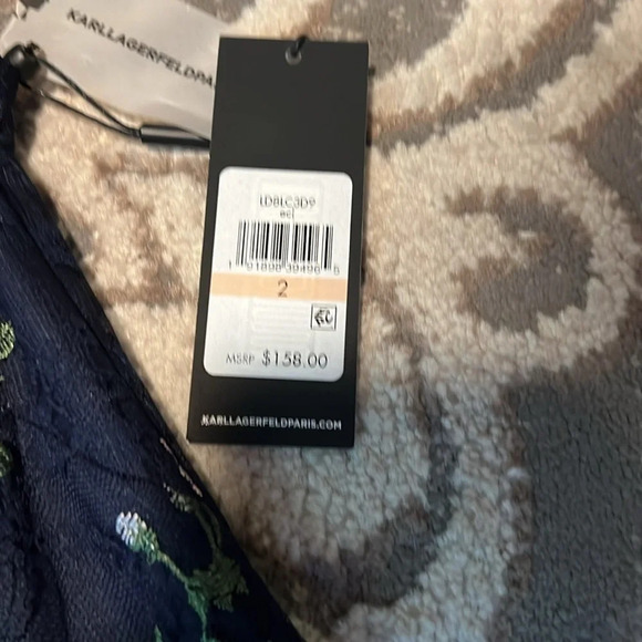 Karl lagerfeld size 2 dress. NWT. Navy blue. Floral lace neck. - Picture 4 of 5